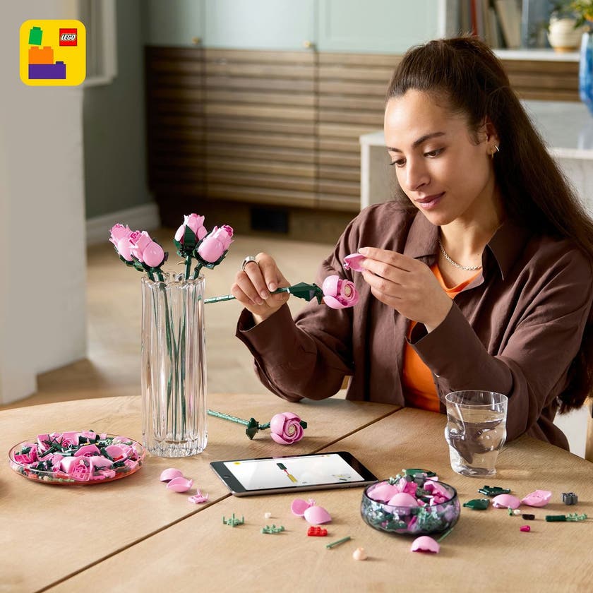 LEGO® Botanicals Bukett med rosa rosor, Dekorativa blommor 10374