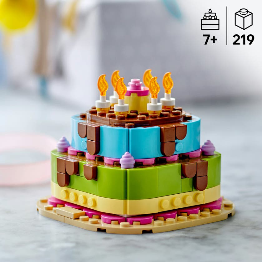 LEGO® Födelsedagstårta med dekorationer, Roligt presentset, Bordsprydnad 40815