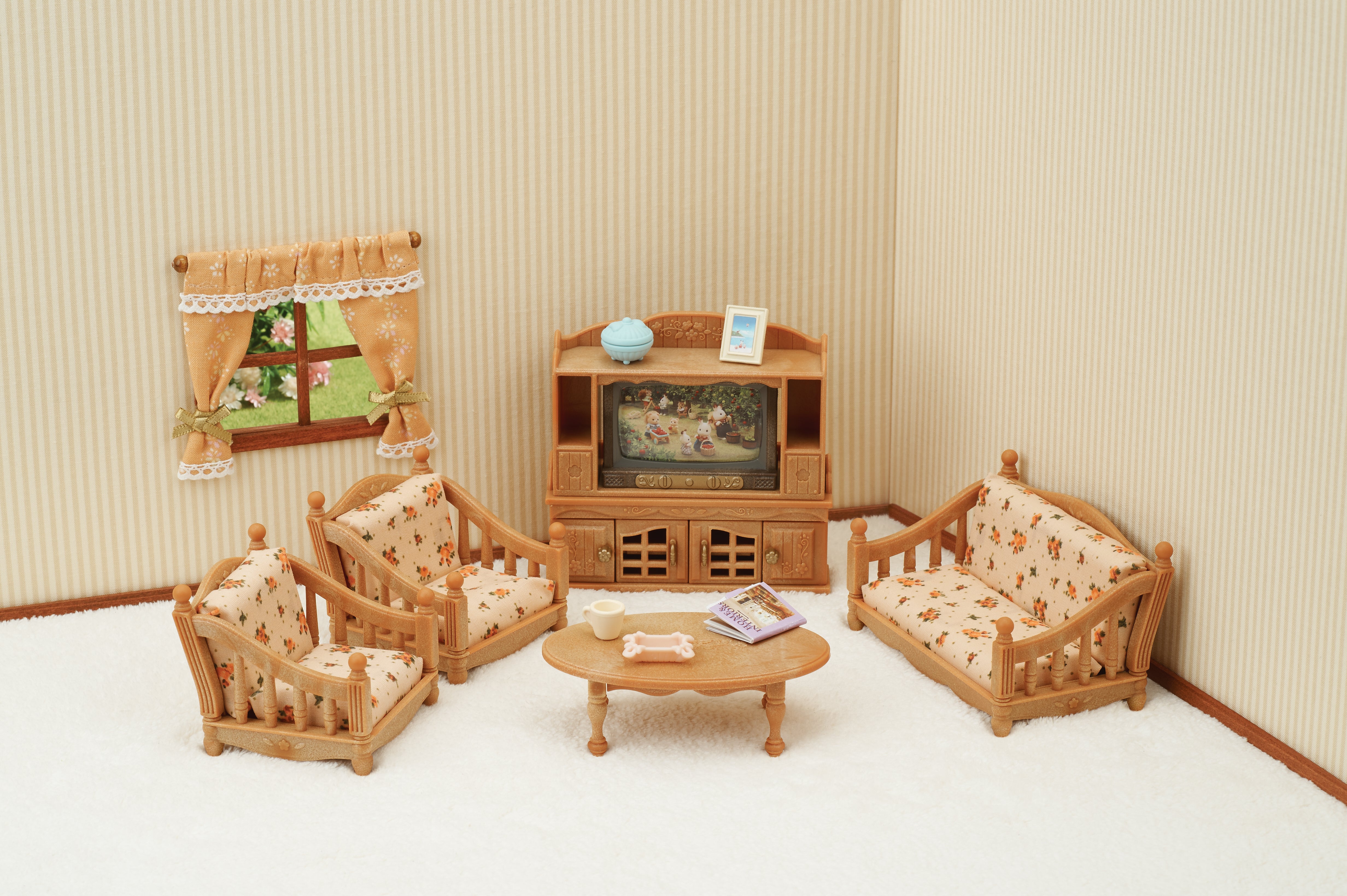 Sylvanian Families - Soffgrupp med TV set
