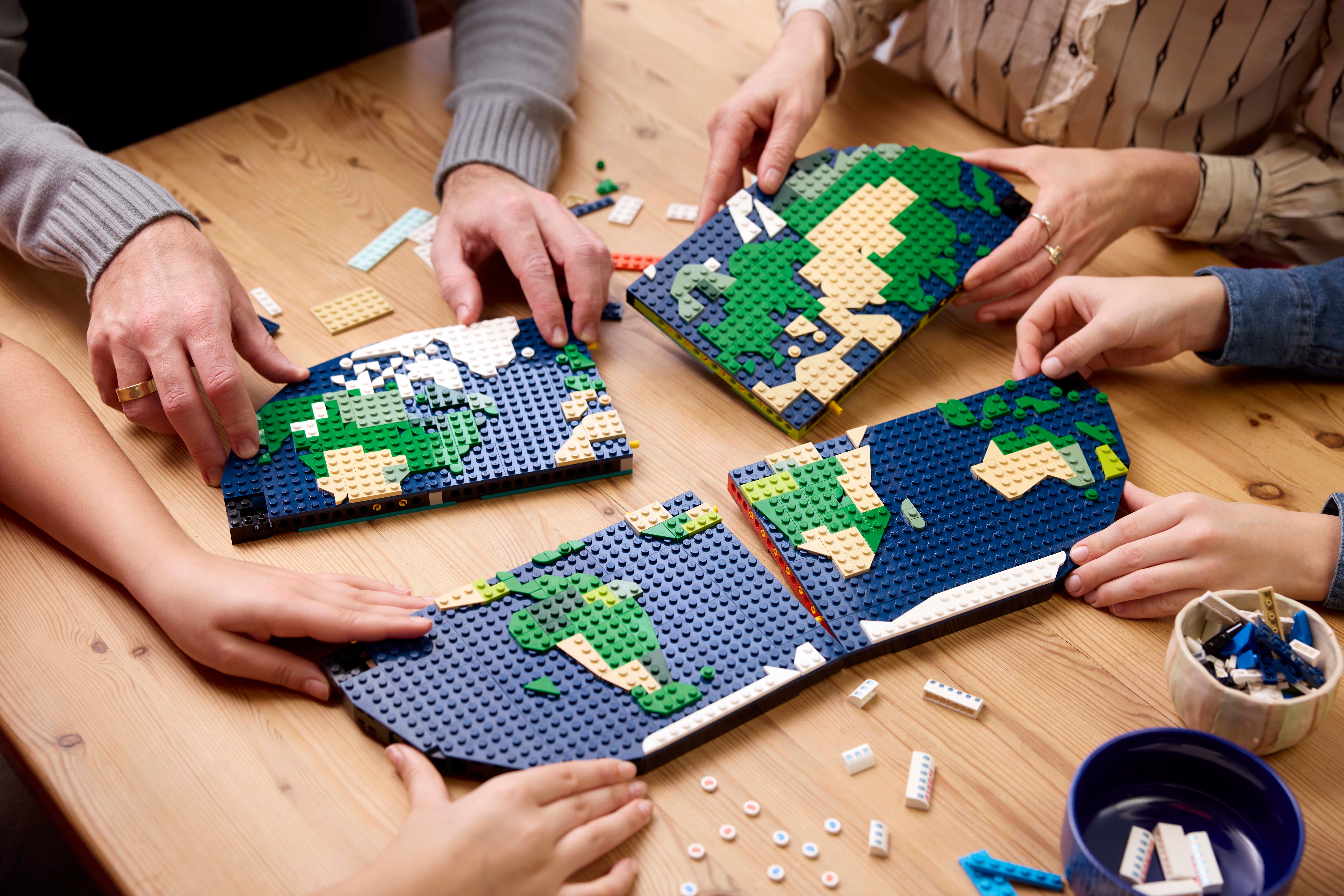 Reseminnen LEGO® Reseminnen Bygg- och lekset med världskarta 41838