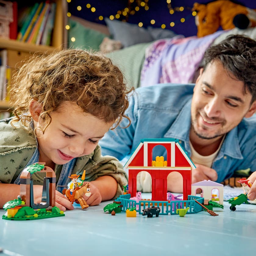LEGO® | Disney and Pixar Toy Story 5 Blazes hästranch 43304