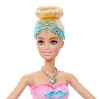 Barbie i Nötknäpparen – Clara-docka med ballerinakjol