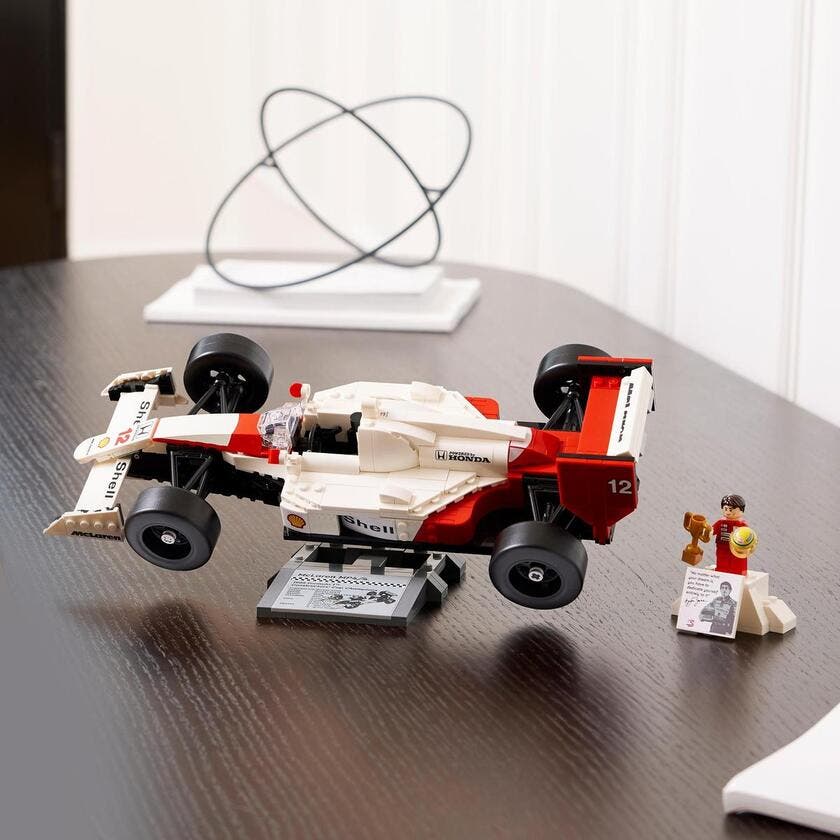 LEGO Icons 10330, McLaren MP4/4 & Ayrton Senna