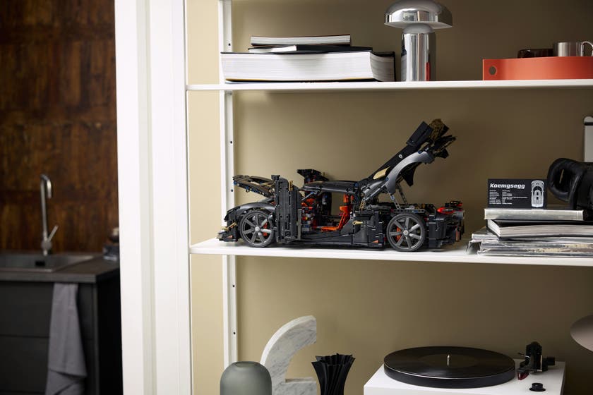 LEGO® Technic Koenigsegg Sadair's Spear Megacar 42232