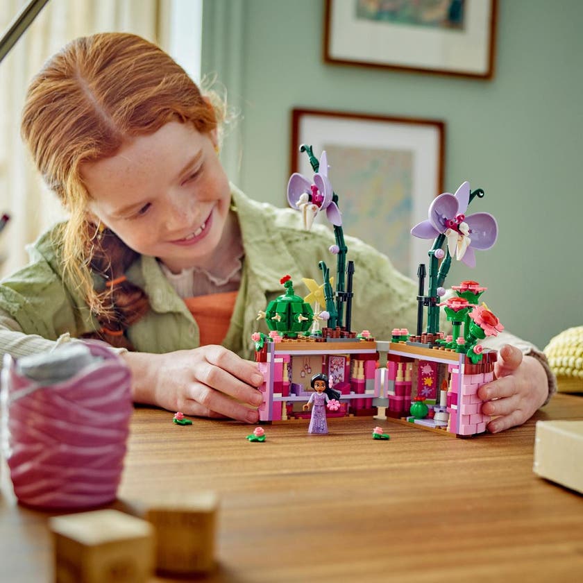 LEGO Disney™ 43237, Isabelas blomkruka