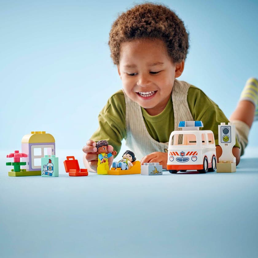 LEGO DUPLO Town 10447, Ambulans och förare