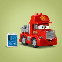 LEGO 10417, Mack på tävlingen