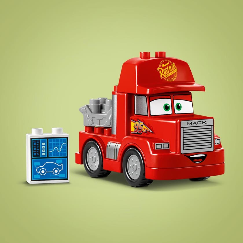 LEGO 10417, Mack på tävlingen