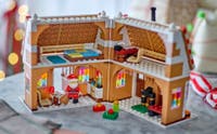 LEGO® Iconic Juligt pepparkakshus 40809