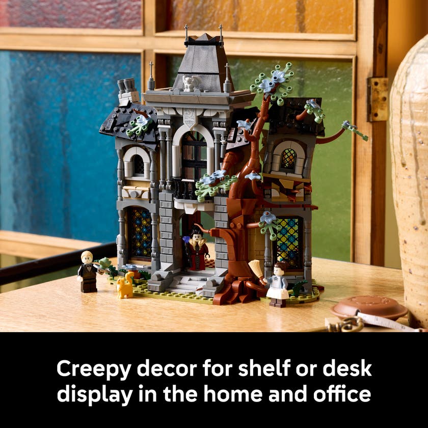 LEGO® Icons Mayor Manor 11383