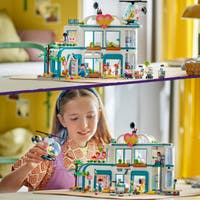 LEGO Friends 42621, Heartlake Citys sjukhus