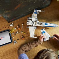LEGO® Star Wars™ New Republic X-Wing Starfighter™ Set 75460