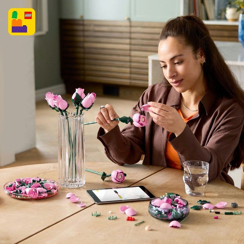 LEGO® Botanicals Bukett med rosa rosor, Dekorativa blommor 10374