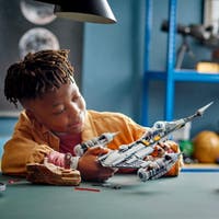 LEGO Star Wars TM 75325 The Mandalorian’s N-1 Starfighter™