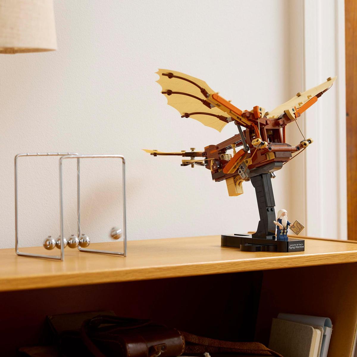 LEGO Icons 10363, Leonardo da Vincis flygmaskin
