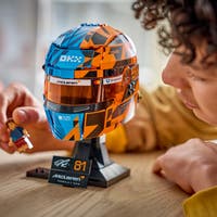 LEGO® Editions McLaren Mastercard F1® Team Oscar Piastri hjälm – F1® prydnad – Uppvisningsset – 43017