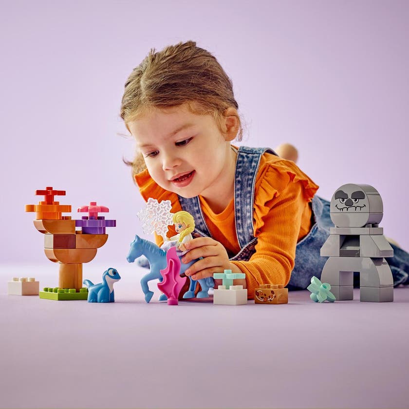 LEGO 10418, Elsa och Bruni i den förtrollade skogen