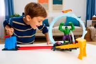 Hot Wheels Superstar Speeders Spider-Man & Hulken banset