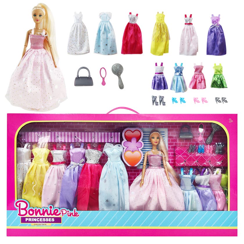 Bonnie Pink, Stort set med docka och klänningar