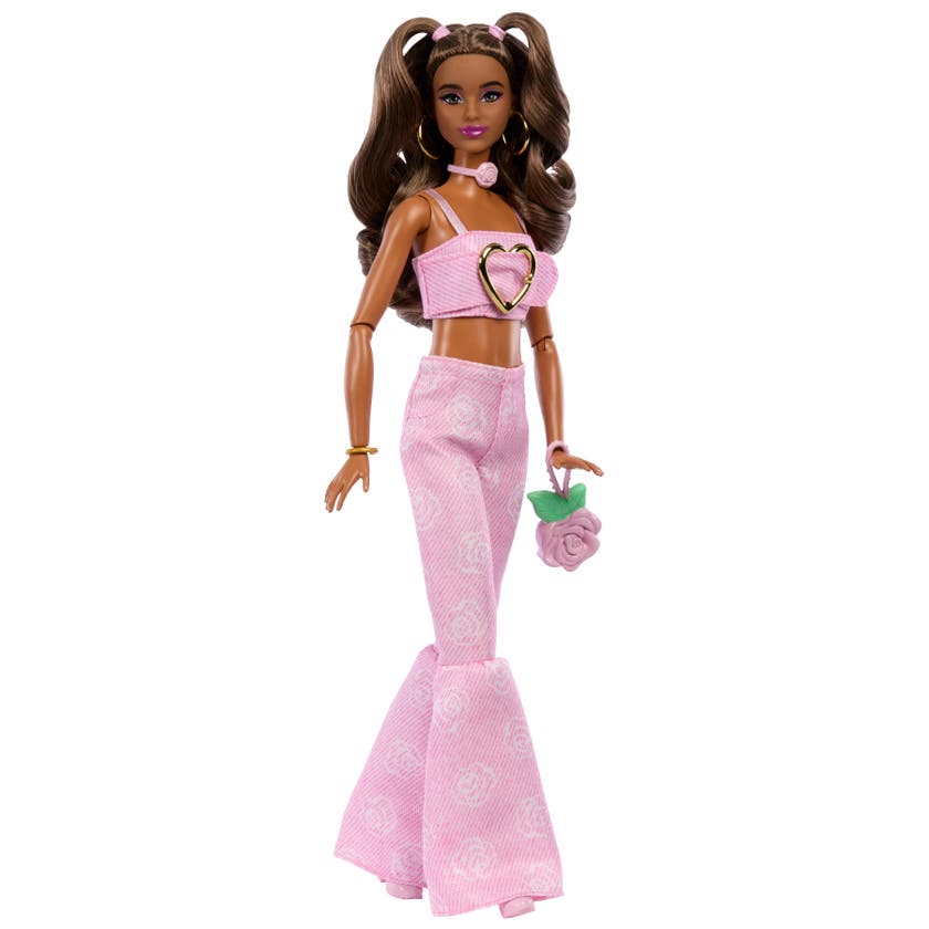 Barbie Deluxe Style Docka med Rosmönstrad Jeanslook