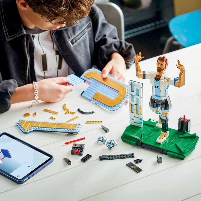 LEGO® Editions Lionel Messi – fotbollslegend Set 43015