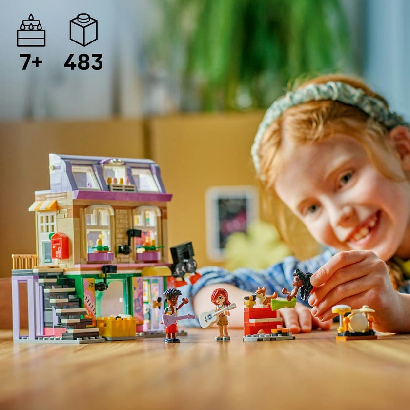 LEGO Friends 42653, Musikaffär & lägenhet