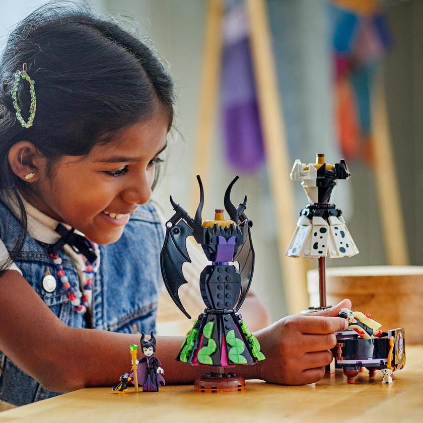 LEGO Disney Classic Disney™ 43262, Maleficent's and Cruella De Vil's Dresses