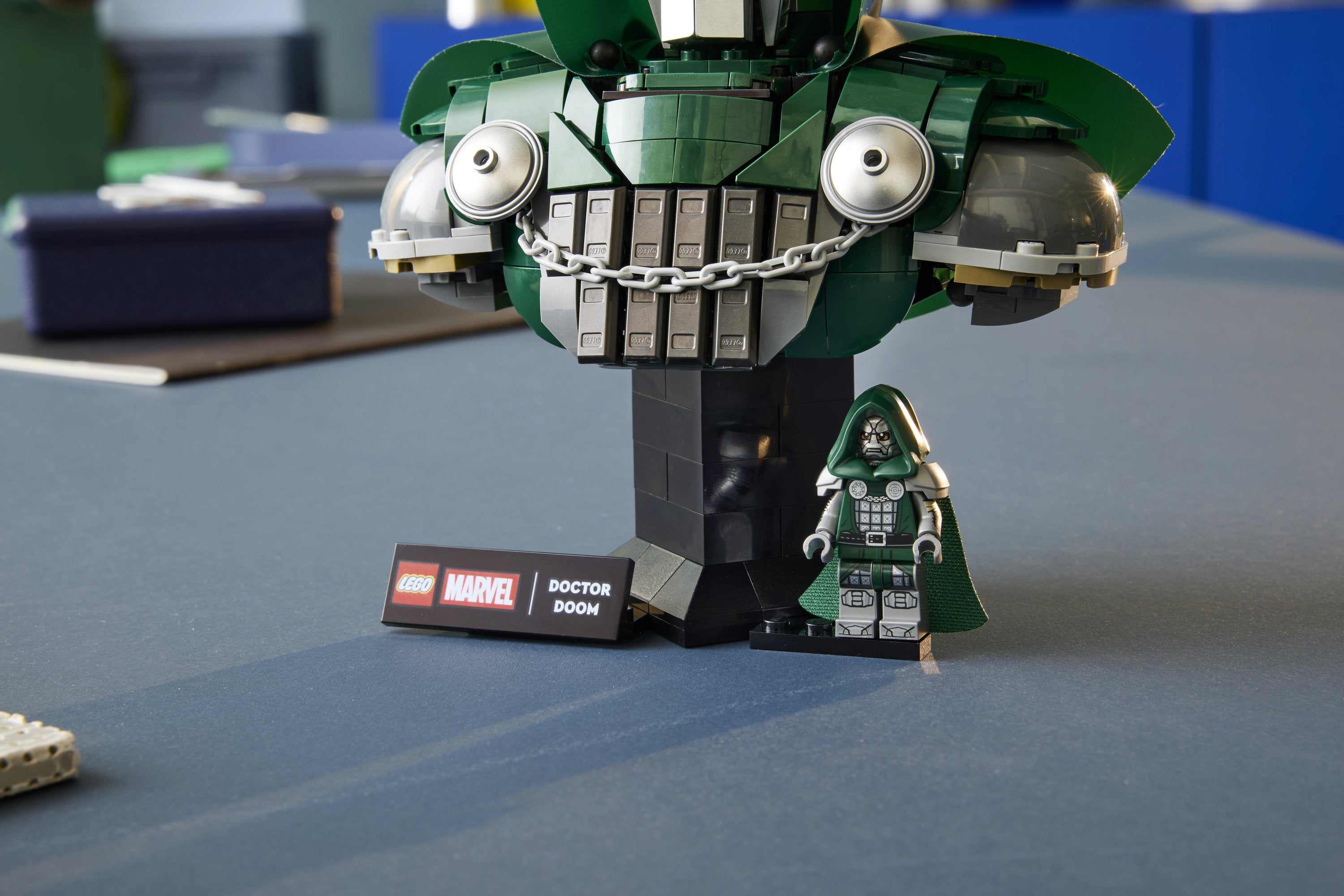 LEGO® Marvel Doctor Doom-byste 76345