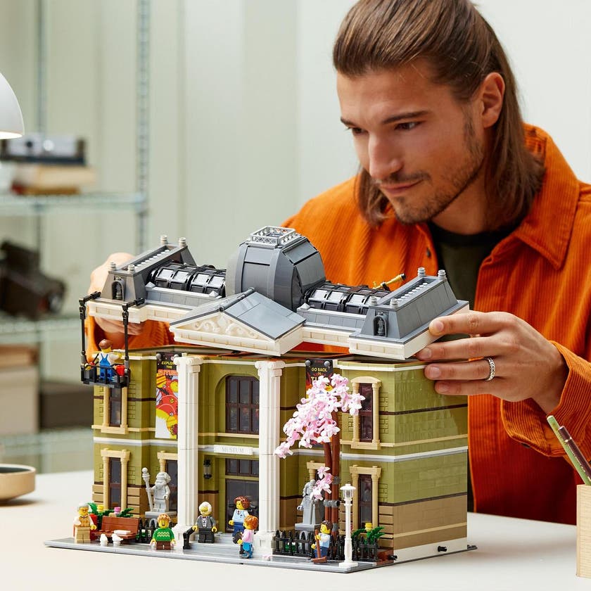 LEGO 10326, Naturhistoriskt museum
