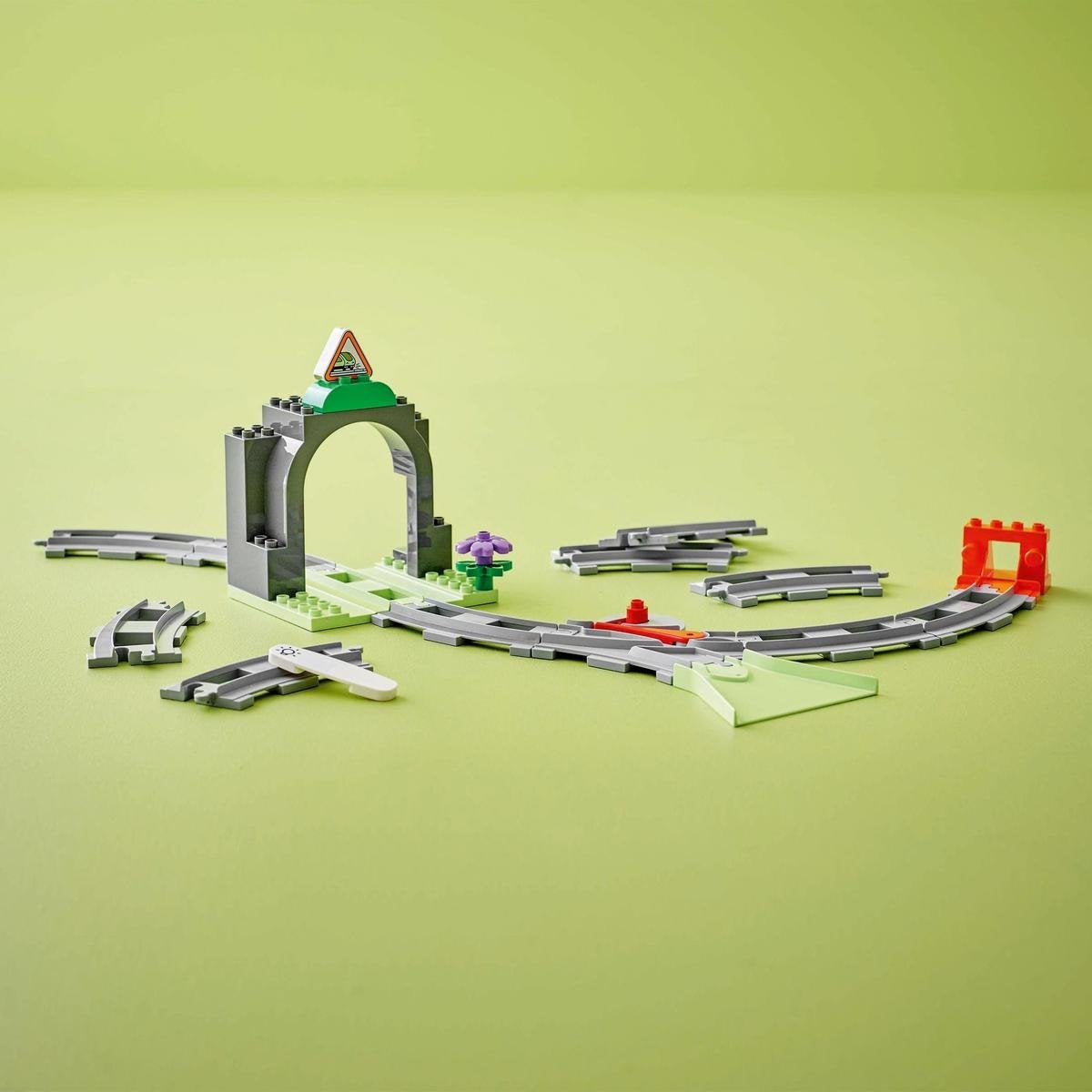 LEGO DUPLO Town 10425, Tågtunnel och spår – Expansionsset