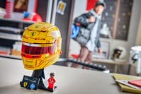 LEGO® Editions Scuderia Ferrari HP Lewis Hamilton hjälm 43022