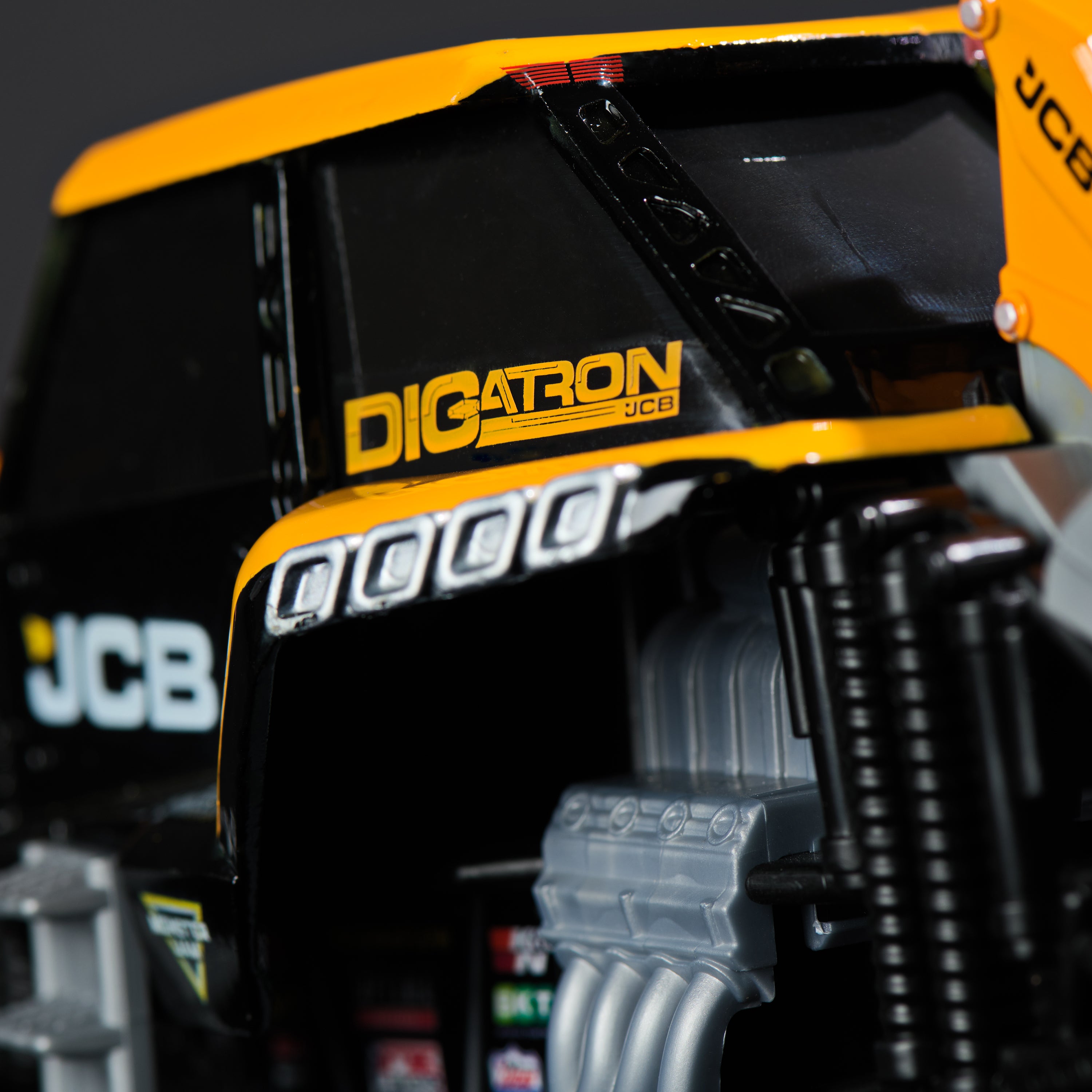 Monster Jam Megalodon Collector Truck 1:24