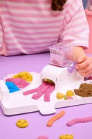 Kinetic Sand Sweet Station