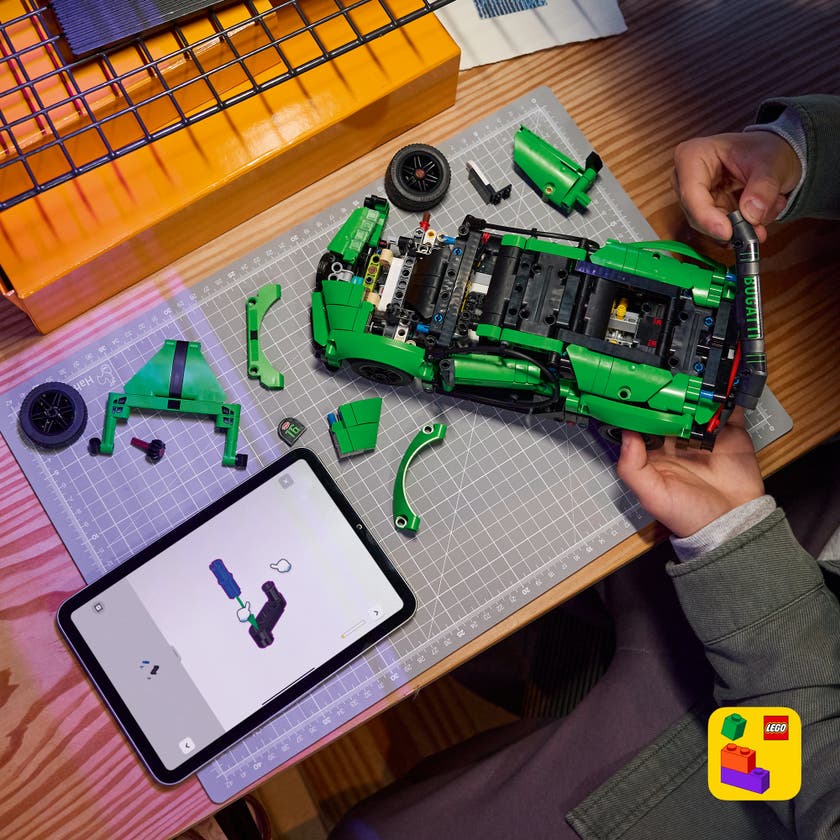 LEGO® Technic Grön Bugatti Chiron Pur Sport hyperbil 42241