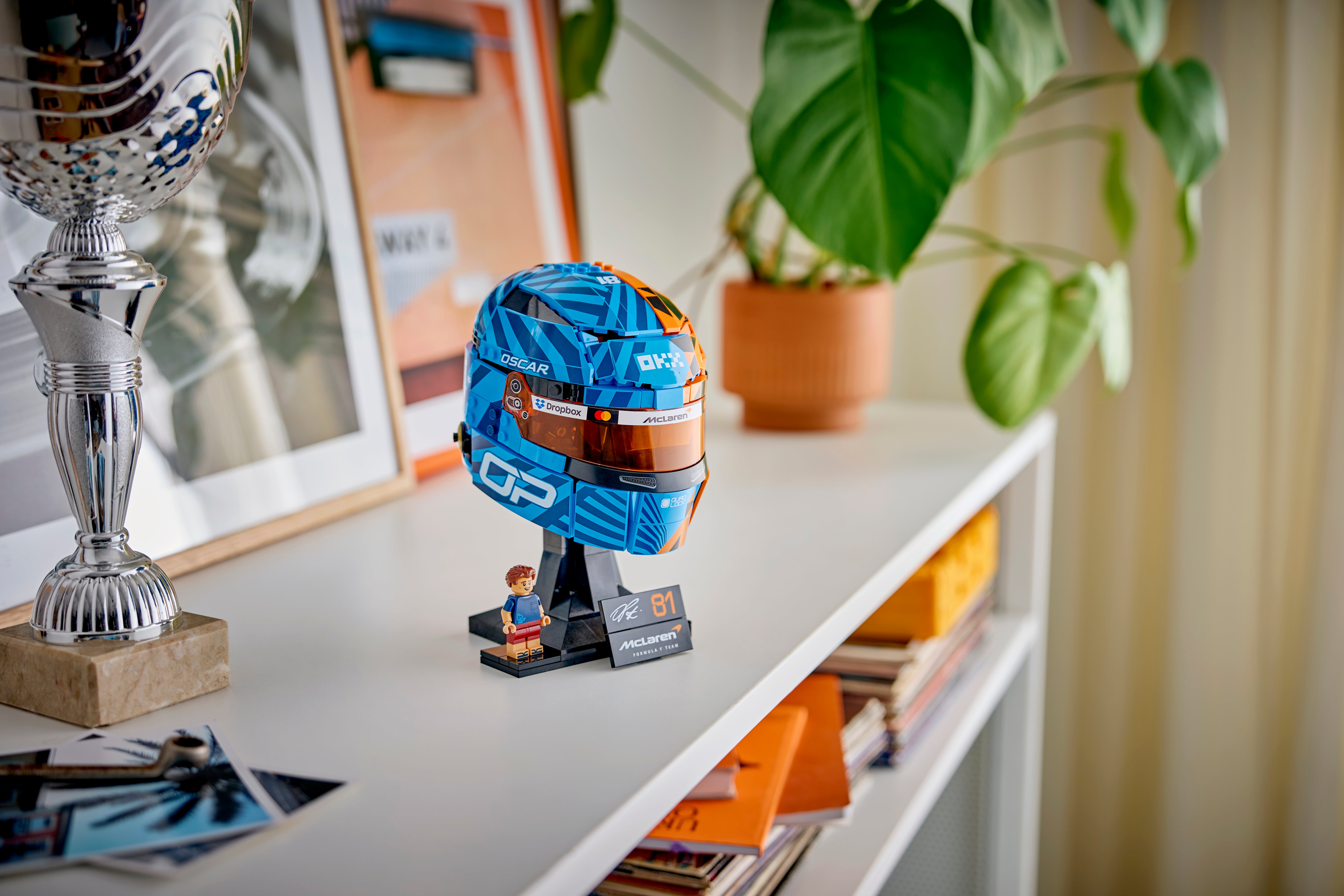 LEGO® Editions McLaren Mastercard F1® Team Oscar Piastri hjälm – F1® prydnad – Uppvisningsset – 43017