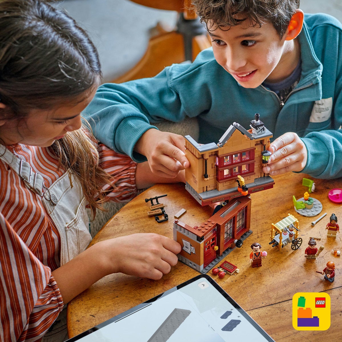 LEGO Harry Potter  76452, Förstklassiga quidditchtillbehör & glassbar