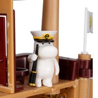 Mumin, skeppet Haffsårkestern och en figur