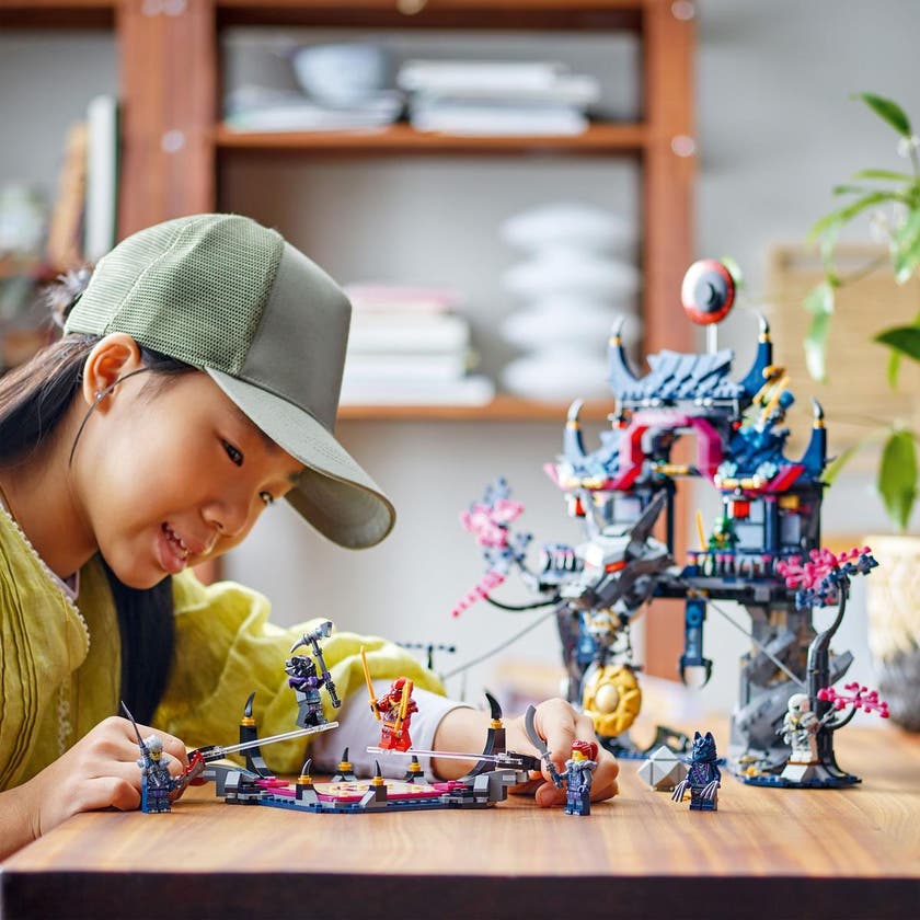LEGO NINJAGO 71813, Vargmaskernas skuggdojo