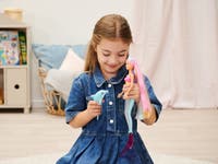 Steffi Love Mermaidizing docka med lysande stjärt och delfin