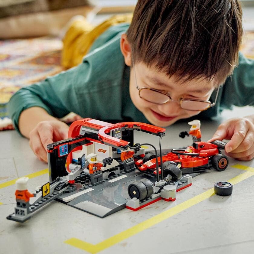 LEGO City Formula 1 60443, F1® depåstopp & depåteam med Ferrari bil