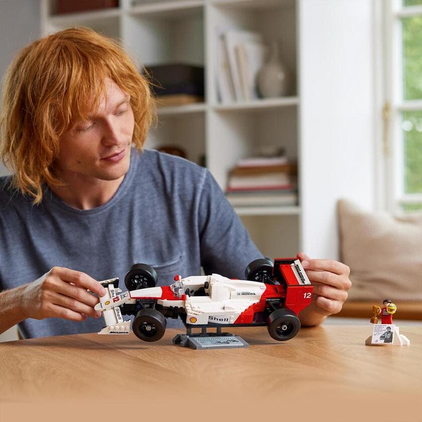 LEGO Icons 10330, McLaren MP4/4 & Ayrton Senna