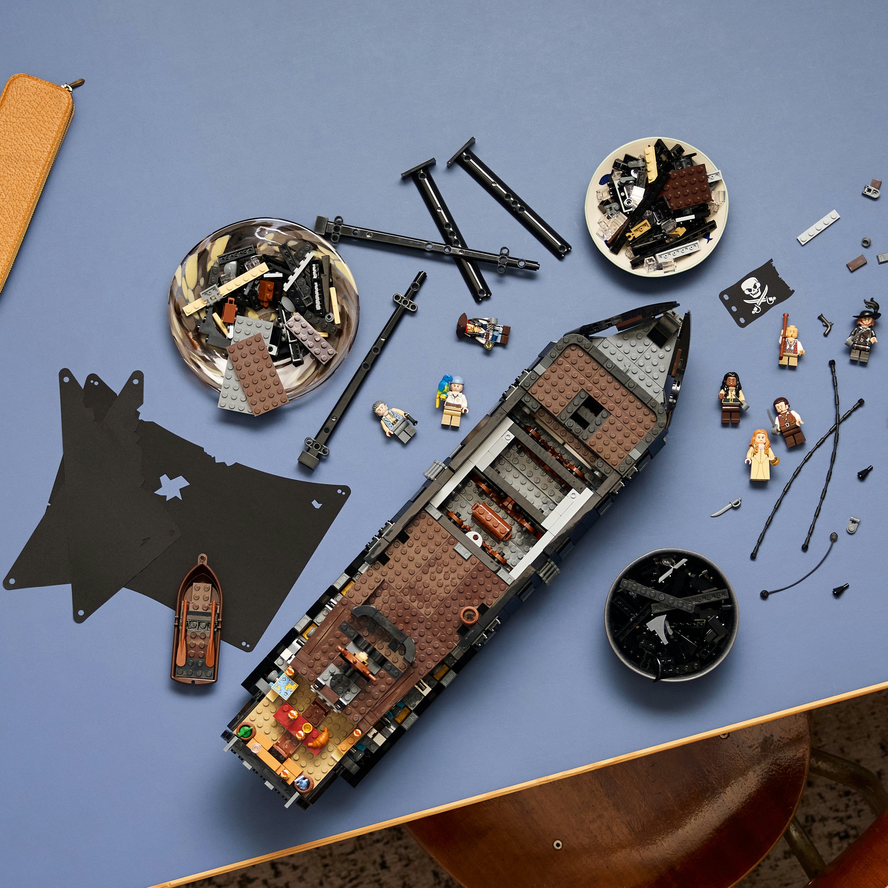 LEGO® Icons Kapten Jack Sparrows piratskepp, Byggset för vuxna 10365