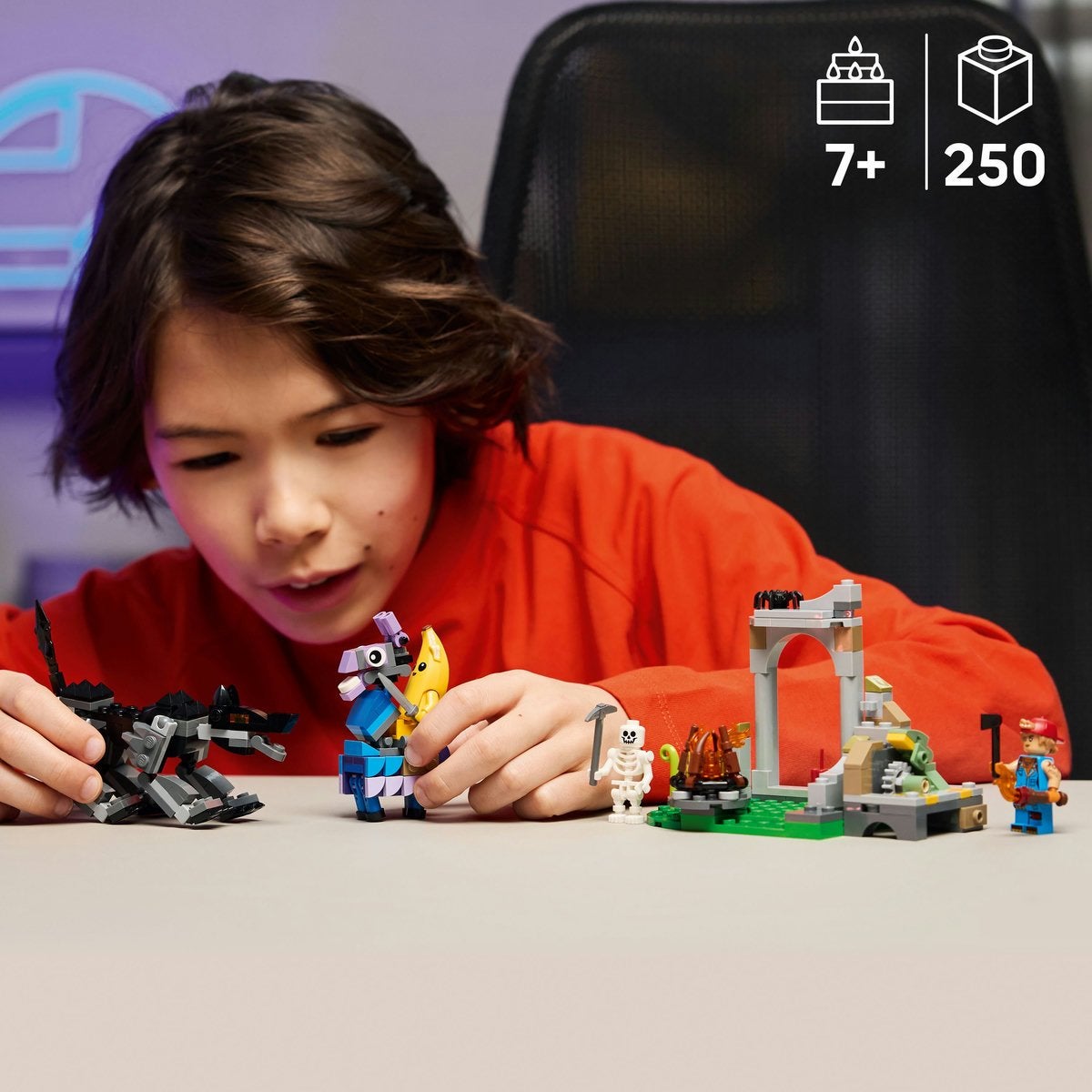 LEGO Fortnite 77075, Peely och Sparkplugs läger