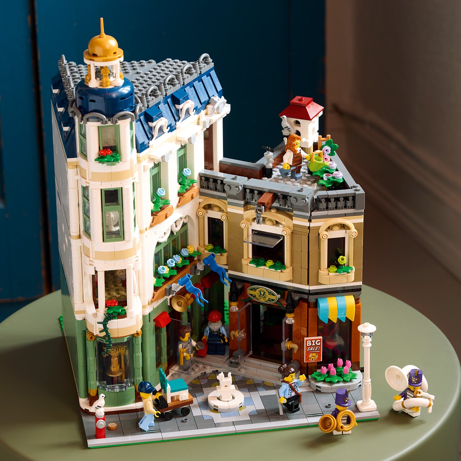 LEGO® Icons Shoppinggata Modellbyggset 11371