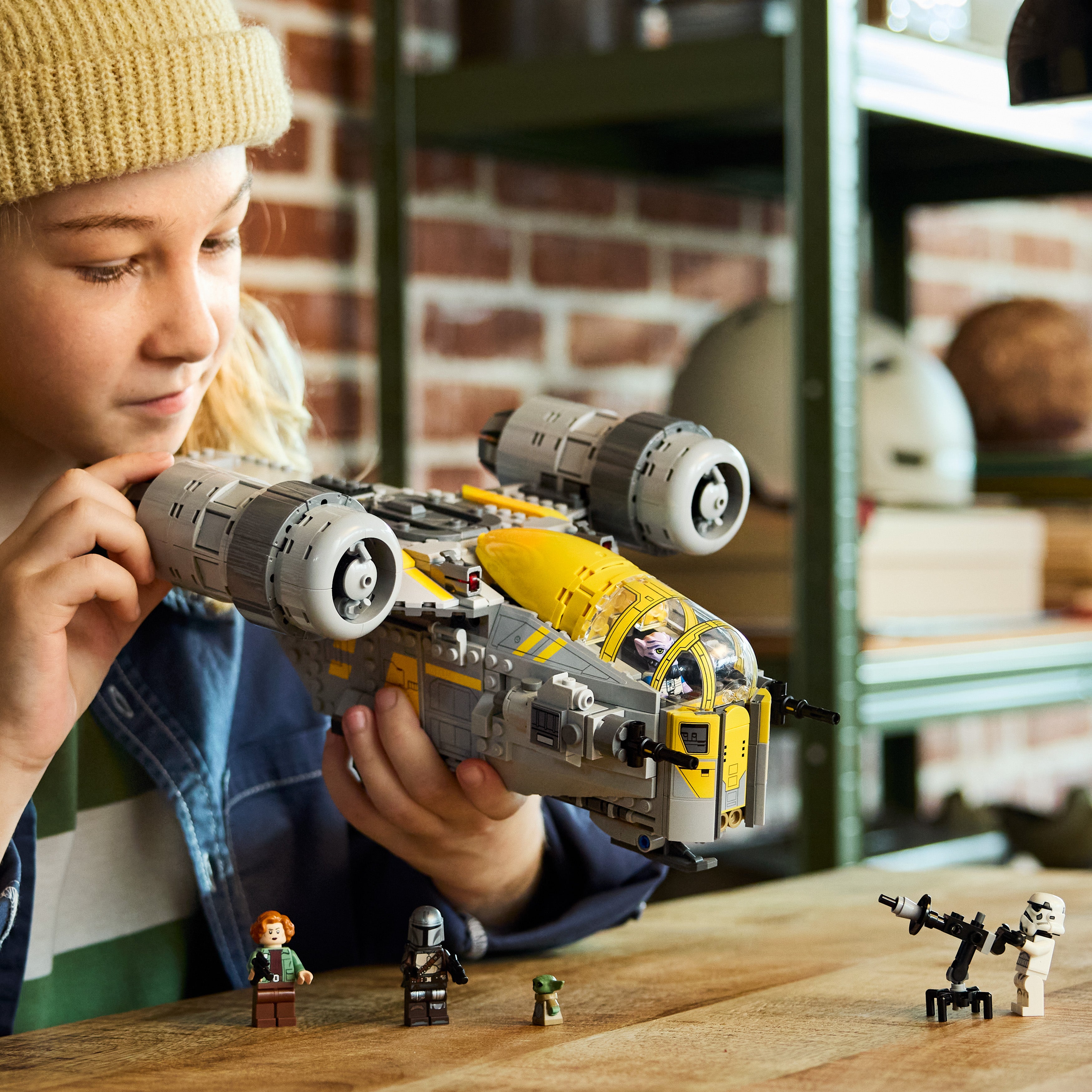 LEGO® Star Wars™ The Razor Crest™ Byggleksak med fordon 75447