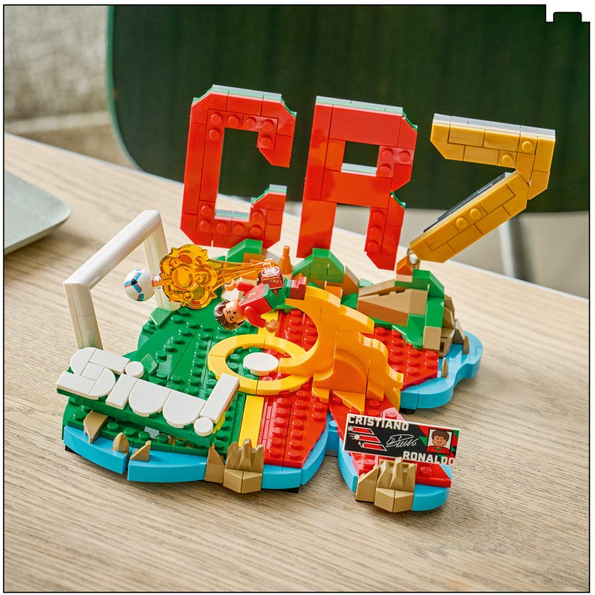 LEGO® Editions Cristiano Ronaldo – fotbollshöjdpunkter 43012
