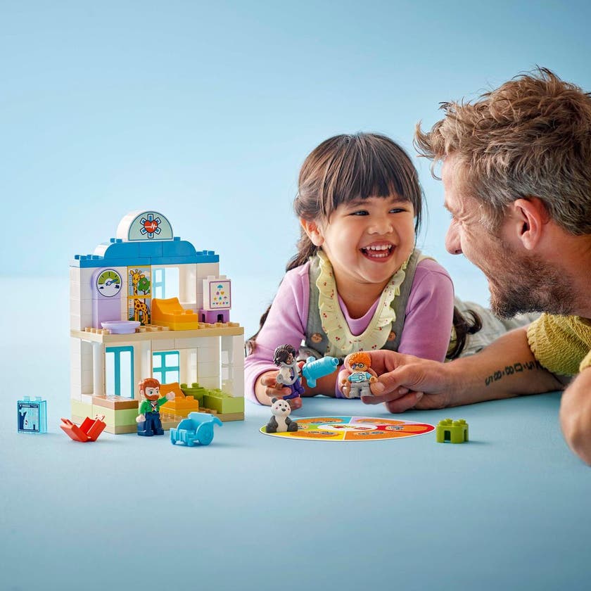 LEGO DUPLO Town 10449, Första gången: gå till doktorn