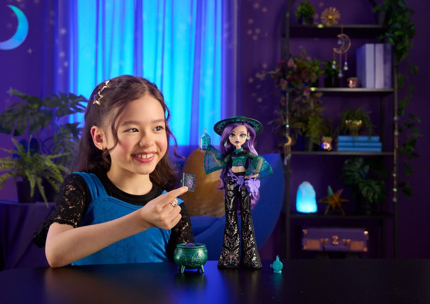 Monster High Willow Thorne Naturhäxa-docka med tillbehör