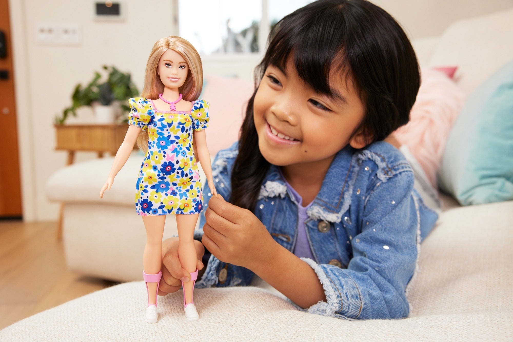 Barbie, Fashionista gul- och blåblommig