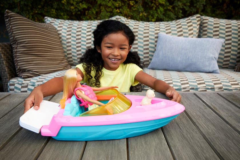 Barbie Båt med Docka, Hundvalp och Tillbehör